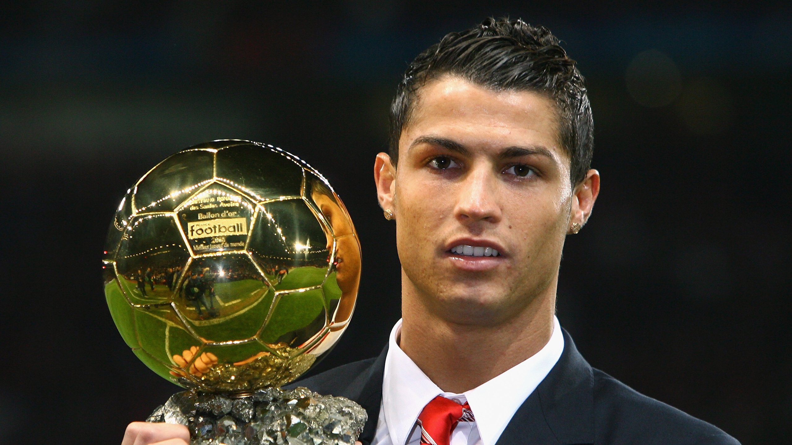 跨越赛场的骑士精神，从霍勒迪在意甲的统治到浙江队的坚韧启示